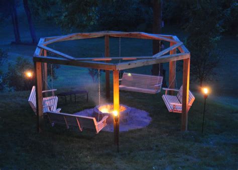 Do you want to use your empty outdoor space to create a fun gathering area? DIY Porch-Swing Fire Pit | Home Design, Garden ...