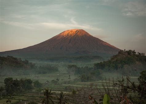 Volcanoes And Mountains In Bali Top 8 Hiking Trails Honeycombers Bali