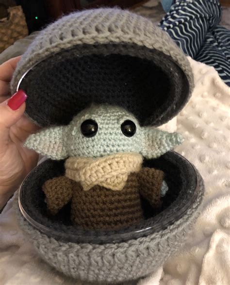 Baby yoda's undeniable cuteness earned him a spot in all of our hearts and instagram feeds shortly after the mandalorian was released on disney+. Pin auf AMIGURUMI TOYS