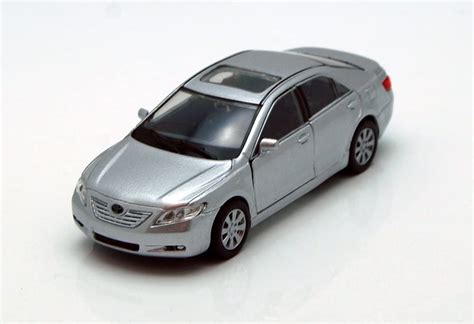 Welly 136 Toyota Camry Metal Die Cast Model Car New Toy White Cars