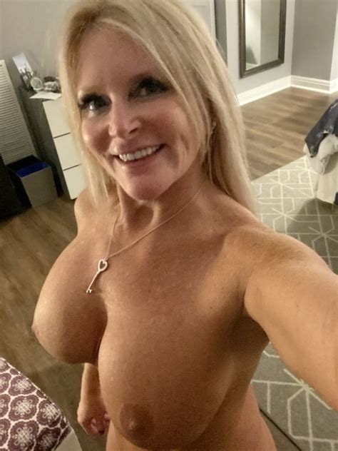 sexy milf heather big tits loves to flash her cunt in public 234 pics 4 xhamster