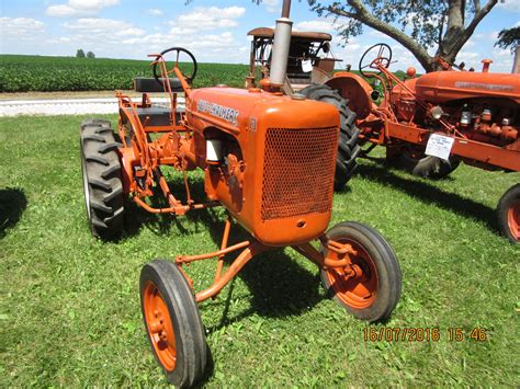 Allis Chalmers B Allis Chalmers Tractors Tractors Chalmers