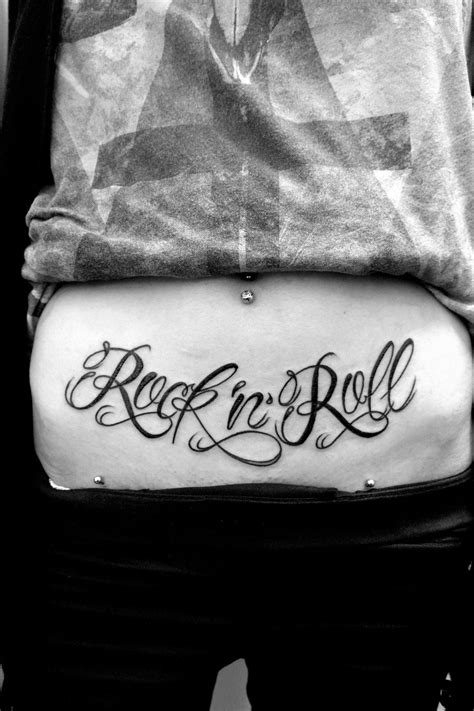 Rock And Roll Lettering Schriftzug Tattoo Tätowierungen Coole Tattoos