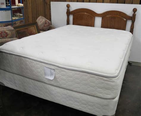 The height of the frame, however, will depend on how comfortable you are getting off and on the mattress. Queen Size Headboard, Frame, Mattress & Box Spring | Idaho ...