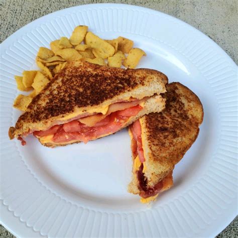 Tomato Bacon Grilled Cheese Recipe