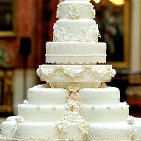 To assemble the cakes, you'll need a 30cm/12in cake drum, 16 dowelling rods, three 12cm/4½in thin cake board and three 12cm/4½in polystyrene cake spacers covered in ribbon. Gorgeous | Wedding cake decorations, Extravagant wedding ...