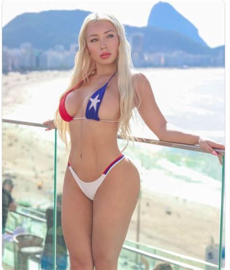 Daniella Ch Vez Festej El Triunfo Del Rechazo Con Transparente Bikini