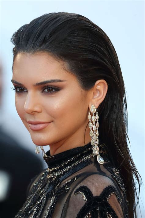 Kendall Jenners Slicked Back Shine Womenhairstyles Slick Hairstyles