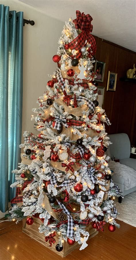 Buffalo Plaid Lumberjack Themed Christmas Tree Christmas Tree Themes