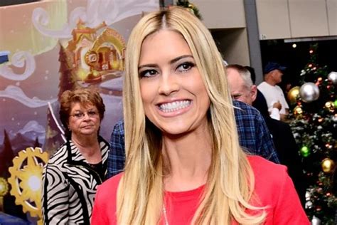 Flip Or Flop Star Christina El Moussa Slams In Touch Over Joanna