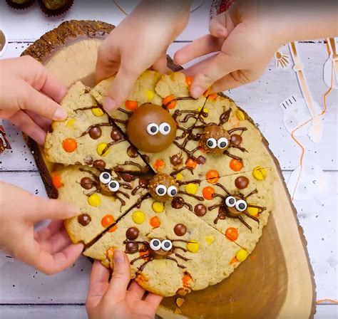 Time to break out the stand mixer, because it's cookie baking season (one of our favorite times of the year, tbh). Halloween recipes - halloween cookies - halloween biscuits ...