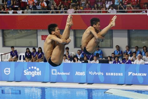 Men's synchronised diving 10m platform final | 29th sea games 2017. SEA Games Diving: Lee twins win silver in 3m synchronised ...