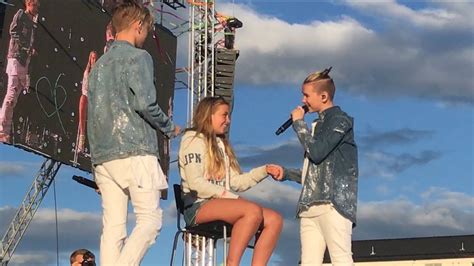Marcus And Martinus First Kiss Voldsløkka Oslo Brings Girl Up On