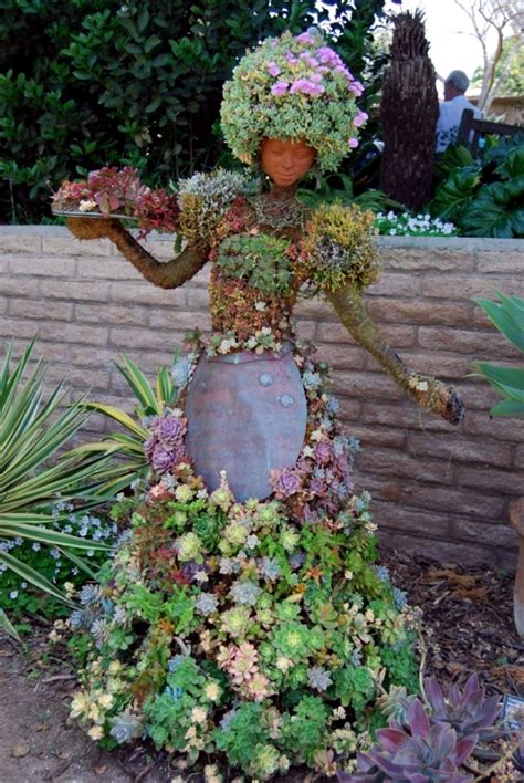 Put your empty bottles on a tree for a little extra shine in your garden, or take broken china and press it. 20 ideas for unusual garden sculptures. | Interior Design ...