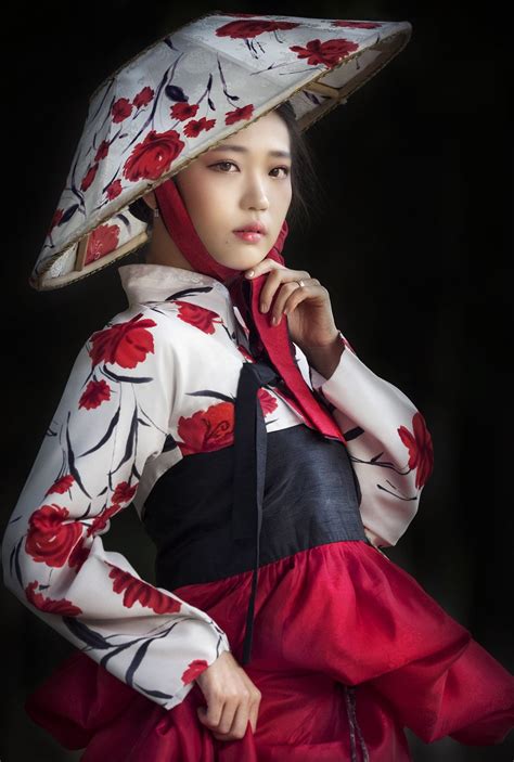 The Beauty Of Korea Hanbok Korean Traditional Clothing Model Miso