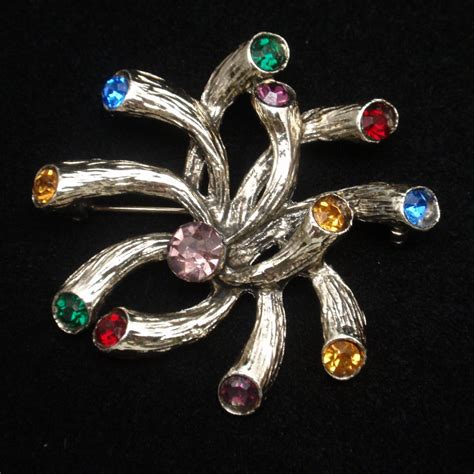 Rhinestone Tipped Sea Anemone Brooch Pin World Of Eccentricity And Charm