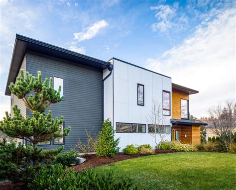 In this home, the oversized panels with contrasting trim emphasize the lines of the home. ARTISAN SIDING AND MODERN PANELS FROM JAMES HARDIE - Koko ...