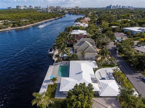 Aerial of the 2210 Intracoastal Waterway waterfront luxury home in Fort