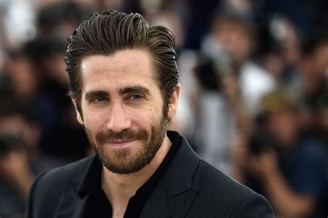Jake gyllenhaal confesses he feels bathing is 'less necessary' & better for his skin & fans much like mila kunis and ashton kutcher, jake gyllenhaal has surprised fans after opening up about. Jake Gyllenhaal rapinatore per Netflix - Film 4 Life ...