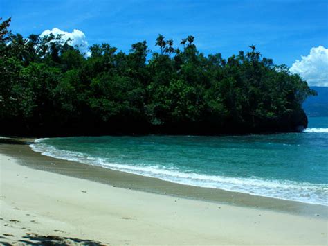 Holtekamp Dan Empat Pantai Populer Di Papua Tagar
