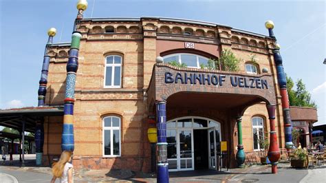 8,118 likes · 8 talking about this. ICE vergisst Halt in Uelzen