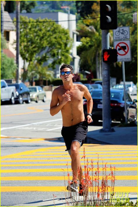 Bachelor Nation S Wells Adams Goes Shirtless For A Run In L A Photo