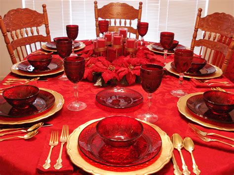 19,346 likes · 6 talking about this. one of my Christmas table settings...this one features my antique ruby red glassware a… | Red ...