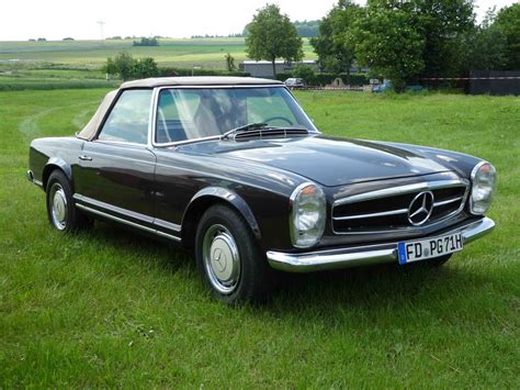 MB 280 SL Cabrio gesehen beim Oldtimertreffen in Fulda-Harmerz im Juni