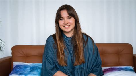 Die 18 Jährige Stgallerin Joya Marleen Veröffentlicht Erste Ep Radio 32