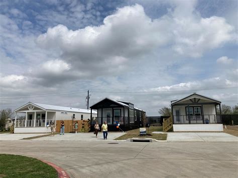 Houston developer unveils luxury mobile home community in Pearland