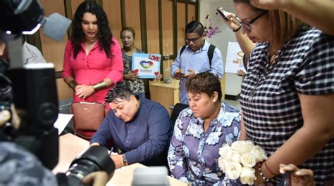Alexandra Chávez y Michelle Avilés la primera pareja del mismo sexo en contraer matrimonio