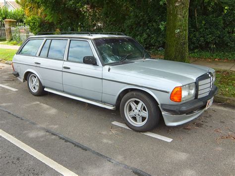 Aussie Old Parked Cars 1983 Mercedes Benz W123 280 Te Amg Wagon