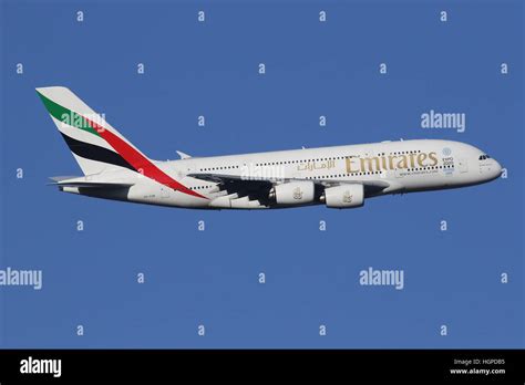 Emirates A380 Hi Res Stock Photography And Images Alamy