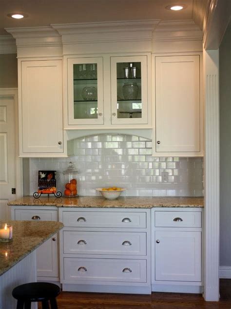 Giving nice shadows and contours.a simple way to make anything pop!hope this inspires you to try something in your house. Crown Molding at the top of the upper kitchen cabinets to ...