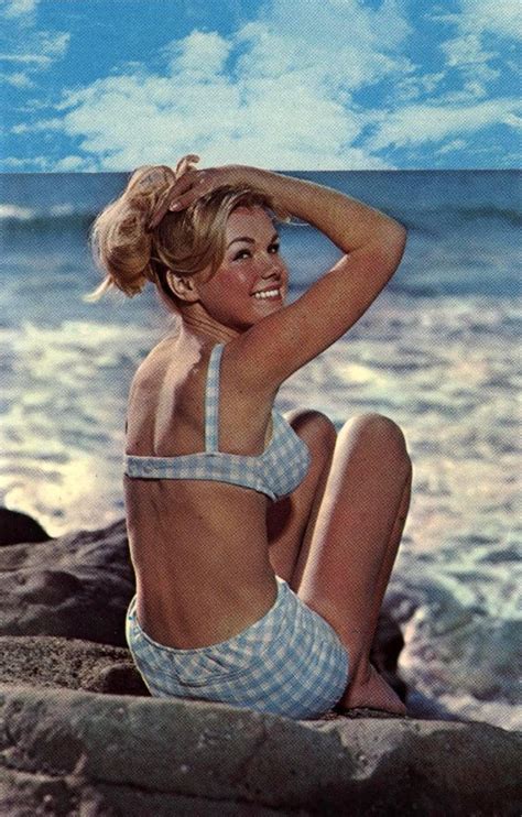 48 Amazing Photos Of Beautiful Women In Bikinis During The 1960s Yesterday Today