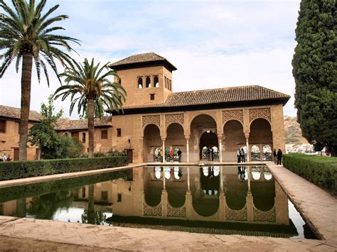 Una Introducción Histórica A La Alhambra De Granada