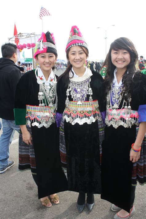 the-m-xiong-family-hmong-new-year-in-fresno,-ca