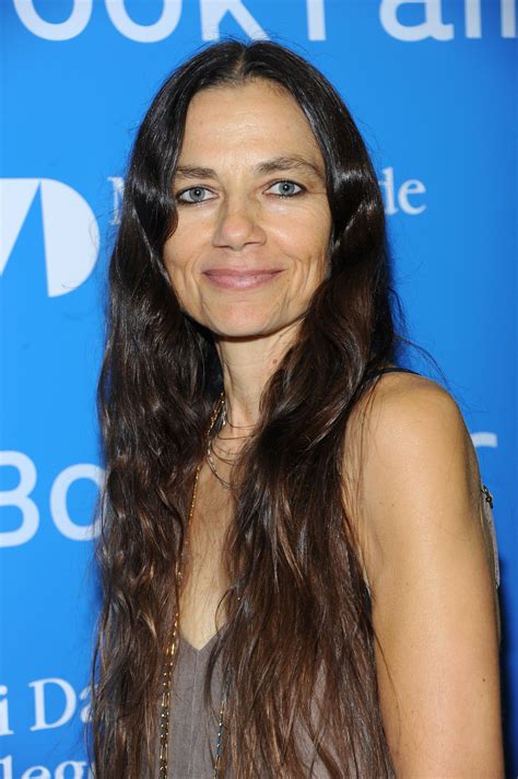 Justine Bateman Confronts Obsession With Her ‘old Face ‘i Dont Give St