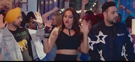 Move Your Lakk Sonakshi Sinha Grooves To Diljit Dosanjh Badshah In New Song From Noor