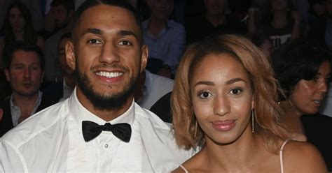 Tony yoka, sa femme estelle yoka mossely et leurs deux enfants ali et magomed (dans les bras d'estelle) lors de la conférence de presse à la veille des. Tony Yoka et sa femme Estelle Yoka Mossely - No Limit ...