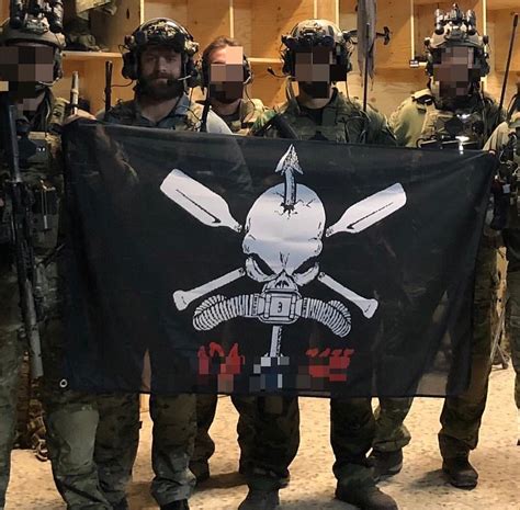 Scuba Qualified Us Army Special Forces Soldiers With Their Oda Banner