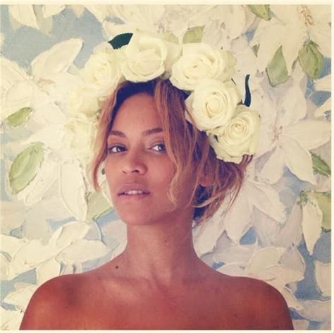 Beyonces No Makeup Selfie Gets 1 Million Likes Beyonce Queen