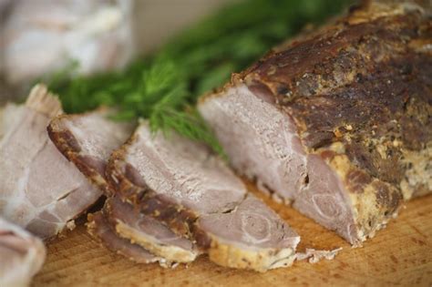 It usually weighs anywhere from 4 to 14 pounds and generally includes the shoulder blade. Baking Directions for Rolled Pork Roast | LIVESTRONG.COM