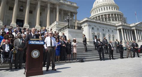 Congress inches toward spending deal as conservatives fume - POLITICO