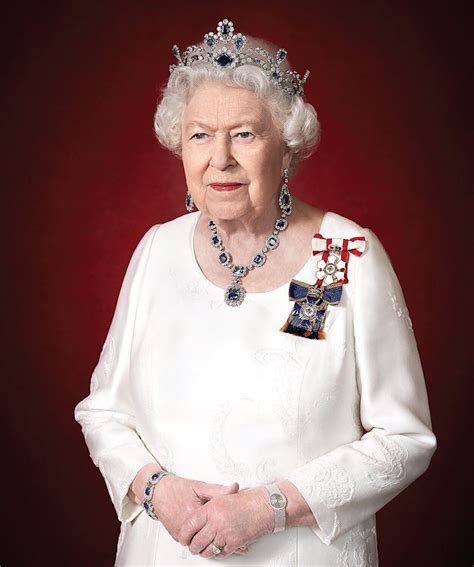 See Queen Elizabeth's New Official Portrait (Her First Tiara Moment in 