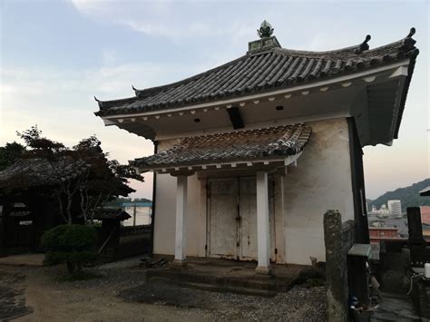 Temple Hut Usuki
