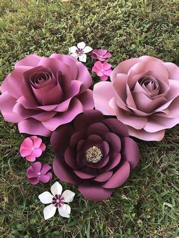 Para hacer la flor de papel se requieren los siguientes materiales: Fáciles y únicos modelos de flores de cartulina decorativas