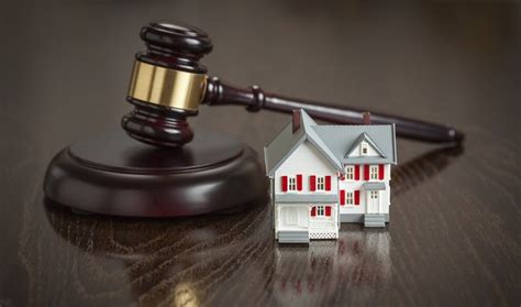 Ob haus, wohnung, garage, hotel, industriekomplex oder einfach hausrat, tipps und infos zu zwangsversteigerungen von immobilien und räumungsgut. Zwangsversteigerung einer Immobilie: Worauf ist zu achten ...