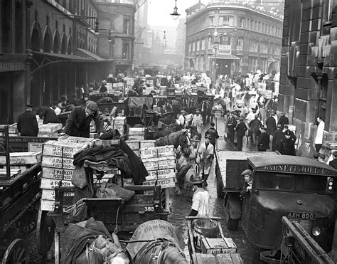 Hans's purchased an old bus, which he converted into a takeaway cafe and positioned it at the end of harbour road, hout bay. Old Billingsgate Fish Market in the City of London - Flashbak