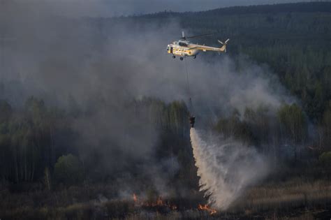 Ukraine Battles Fire Near Chernobyl Rnz News